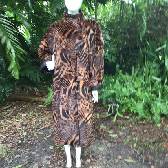 Vintage Krizia Italian leather lined fur coat - Picture 8 of 15